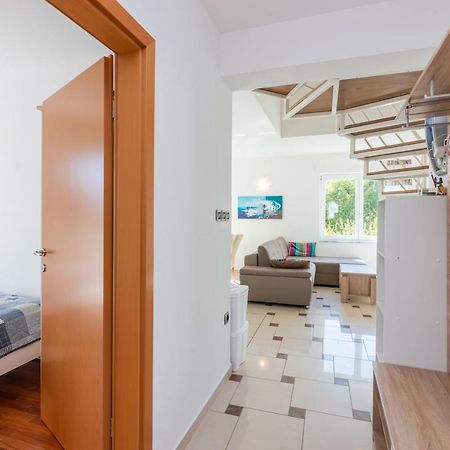 Beautiful Apartment Lovorka 6 , Baska, Krk Exterior photo