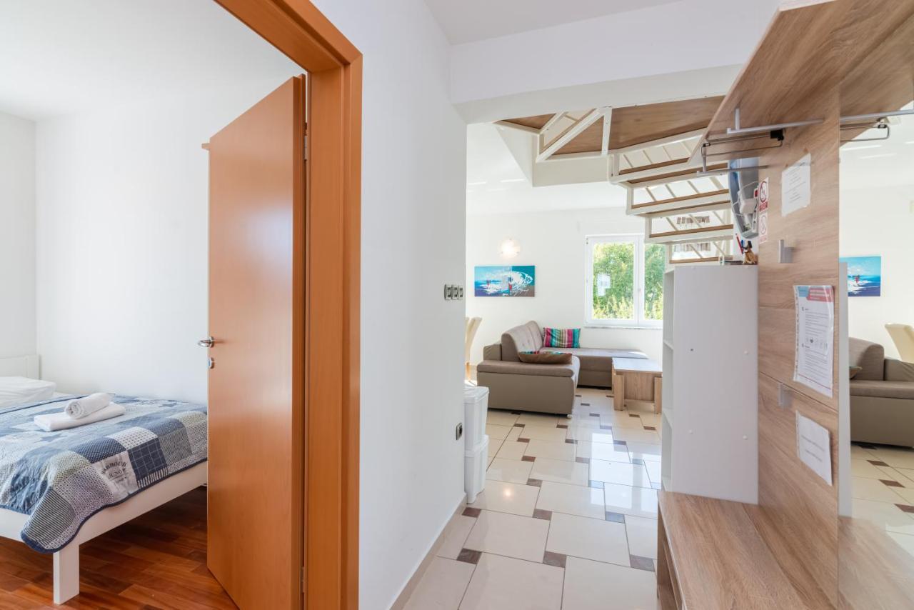 Beautiful Apartment Lovorka 6 , Baska, Krk Exterior photo