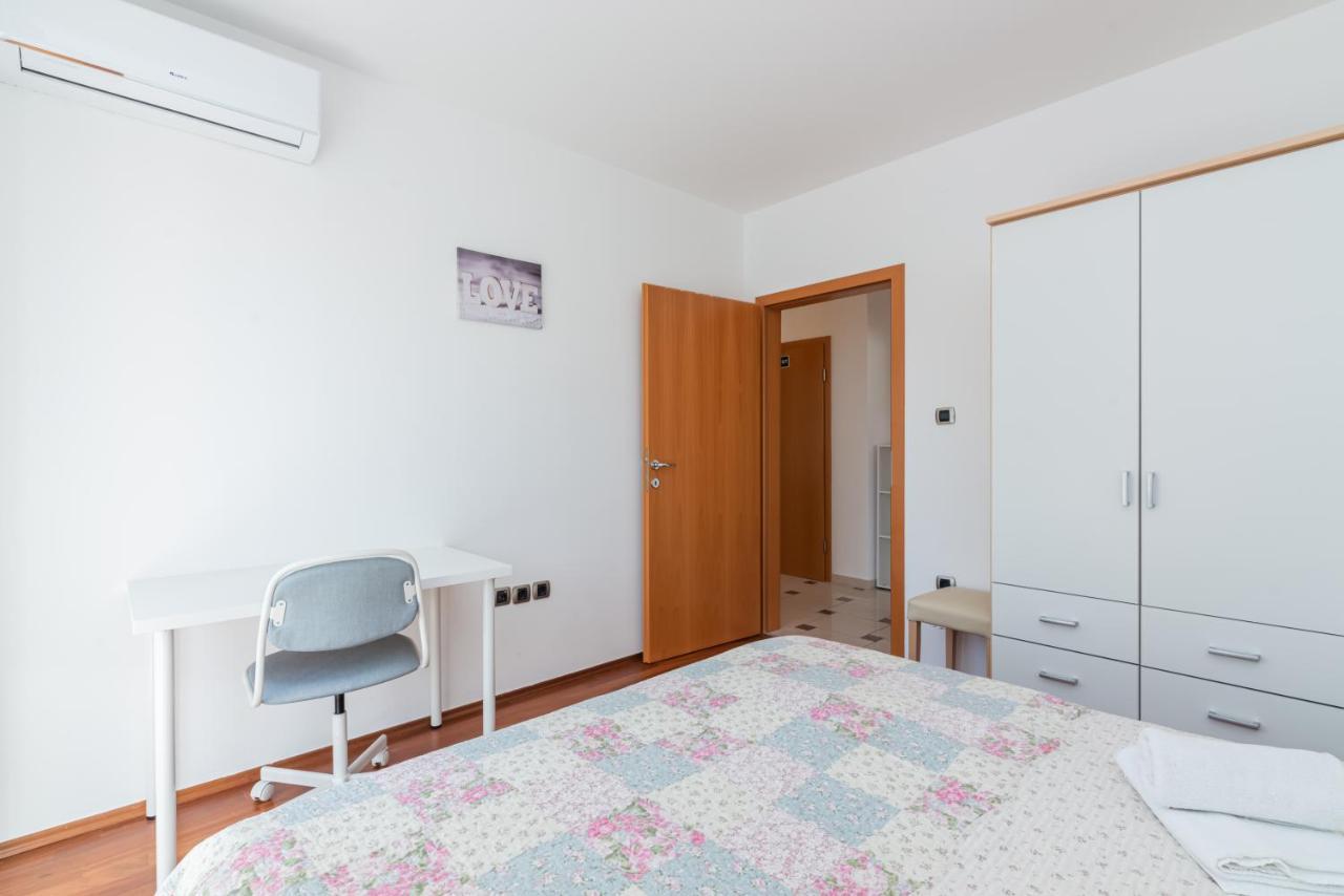 Beautiful Apartment Lovorka 6 , Baska, Krk Exterior photo