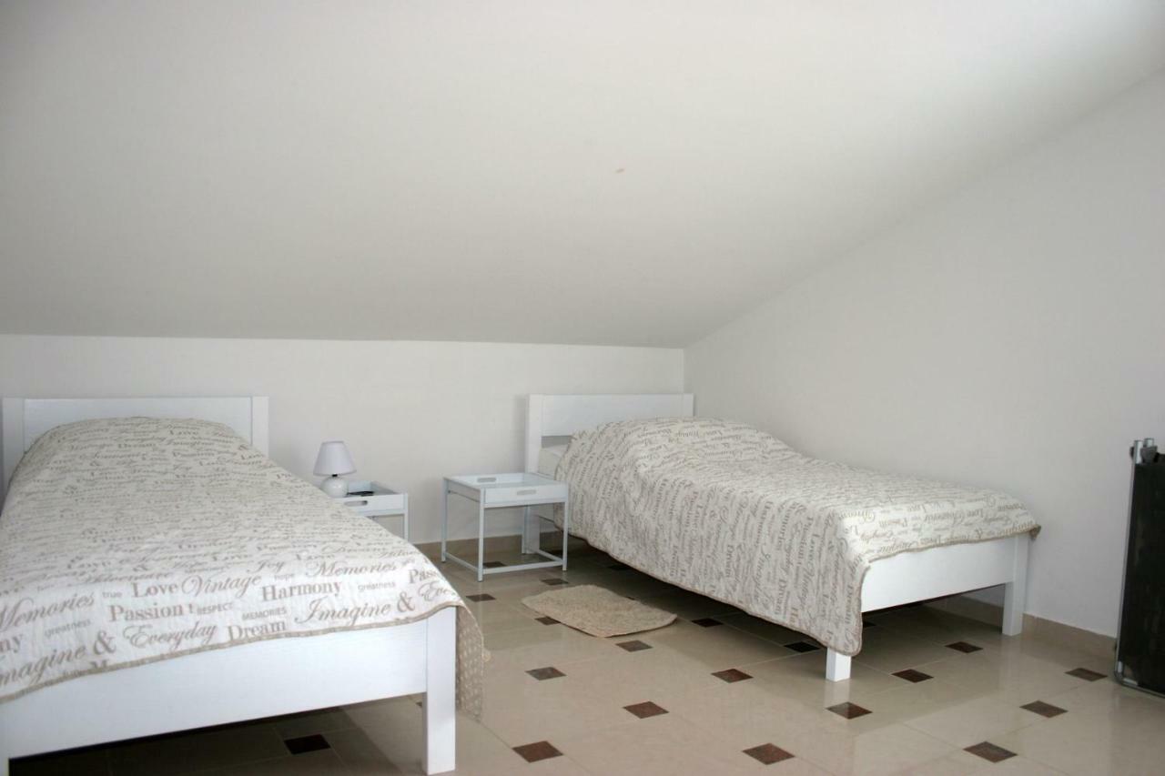 Beautiful Apartment Lovorka 6 , Baska, Krk Exterior photo